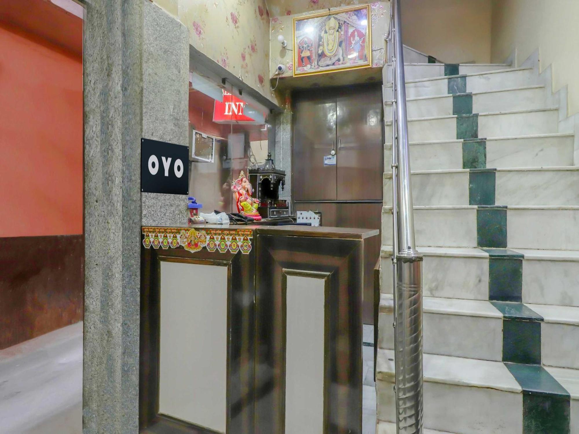 Oyo Flagship 81569 The Red Rose Inn New Delhi Exterior photo